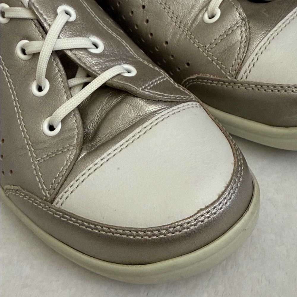 Finn Comfort | Charlotte Perforated Leather Sneaker Silver/White (EU 41/US 10) - Picture 3 of 15